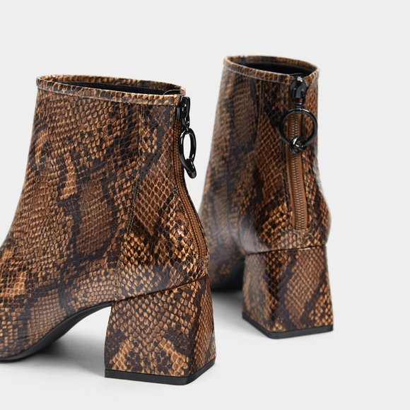 NEW BERSHKA Snakeskin print mid-heel ankle boots SZ-6.5 - Picture 2 of 7
